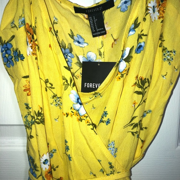 ✨ NEW F21 yellow spring mini wrapdress - Picture 2 of 5